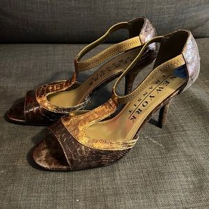 New York transit neutral brown snake print heels